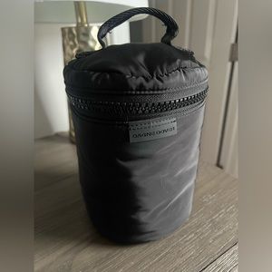 GUC Dagne Dover toiletry bag